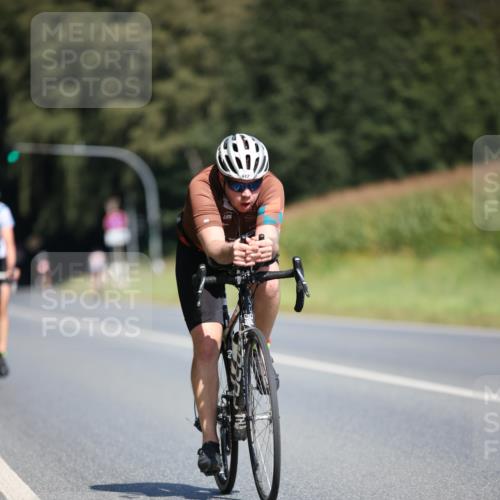 01.09.2024 - 17. Tribühne Triathlon H.Heesch http://msf.ph/oto/6949750 01.09.2024 12:09:07 Radfahren 600, 612, 616, 622, 654, 664, 706 meine-sportfotos.de