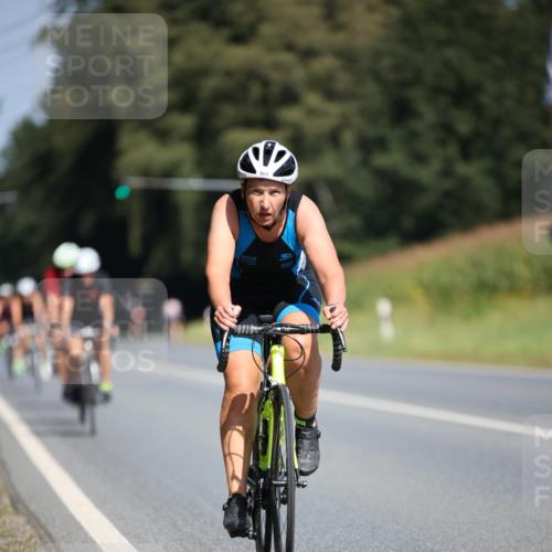 01.09.2024 - 17. Tribühne Triathlon H.Heesch http://msf.ph/oto/6949777 01.09.2024 12:09:10 Radfahren 177, 600, 616, 622, 654, 664, 706 meine-sportfotos.de