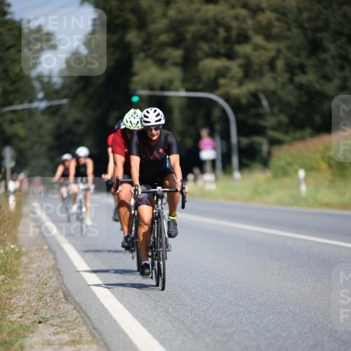 01.09.2024 - 17. Tribühne Triathlon H.Heesch http://msf.ph/oto/6949781 01.09.2024 12:09:11 Radfahren 177, 600, 616, 622, 654, 664, 706 meine-sportfotos.de
