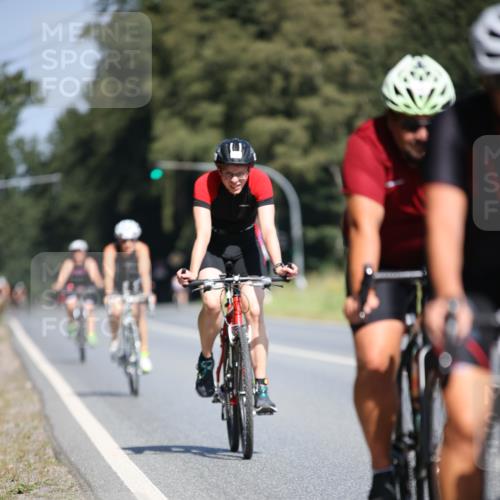01.09.2024 - 17. Tribühne Triathlon H.Heesch http://msf.ph/oto/6949796 01.09.2024 12:09:13 Radfahren 177, 616, 622, 654, 706 meine-sportfotos.de