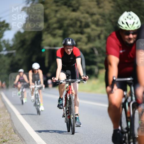 01.09.2024 - 17. Tribühne Triathlon H.Heesch http://msf.ph/oto/6949798 01.09.2024 12:09:13 Radfahren 177, 616, 622, 654, 706 meine-sportfotos.de