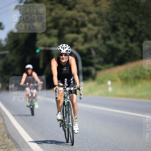 01.09.2024 - 17. Tribühne Triathlon H.Heesch http://msf.ph/oto/6949827 01.09.2024 12:09:15 Radfahren 177, 616, 654, 706 meine-sportfotos.de