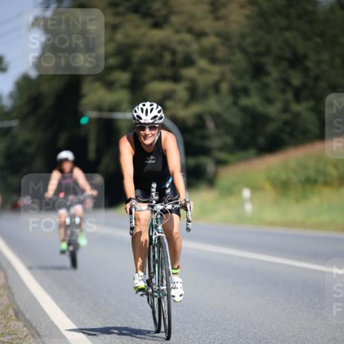 01.09.2024 - 17. Tribühne Triathlon H.Heesch http://msf.ph/oto/6949829 01.09.2024 12:09:15 Radfahren 177, 616, 654, 706 meine-sportfotos.de