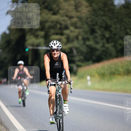01.09.2024 - 17. Tribühne Triathlon H.Heesch http://msf.ph/oto/6949831 01.09.2024 12:09:15 Radfahren 177, 616, 654, 706 meine-sportfotos.de
