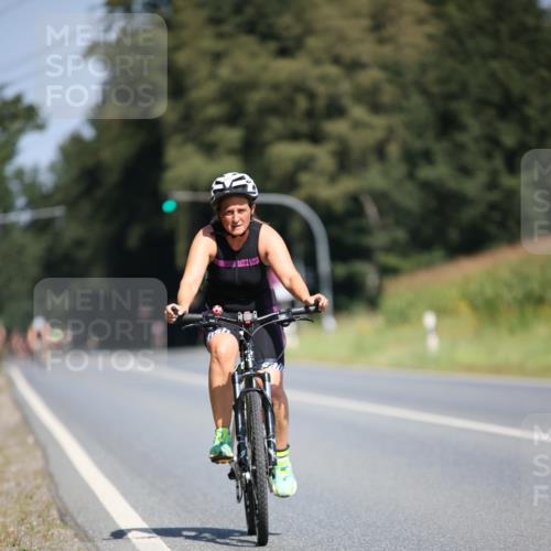 01.09.2024 - 17. Tribühne Triathlon H.Heesch http://msf.ph/oto/6949835 01.09.2024 12:09:17 Radfahren 177, 706 meine-sportfotos.de