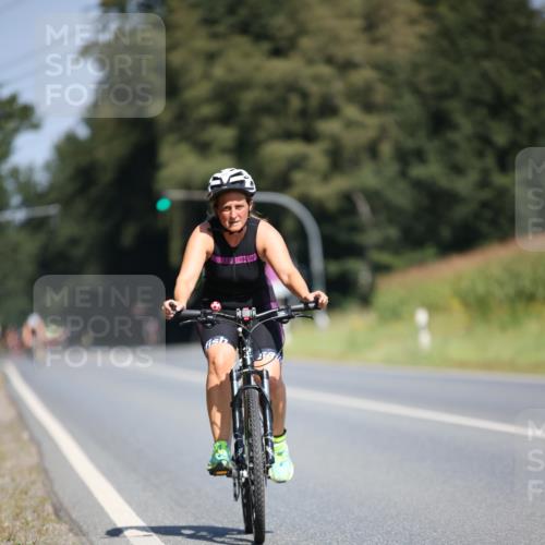 01.09.2024 - 17. Tribühne Triathlon H.Heesch http://msf.ph/oto/6949837 01.09.2024 12:09:17 Radfahren 177, 706 meine-sportfotos.de