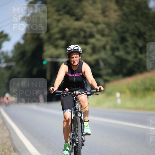 01.09.2024 - 17. Tribühne Triathlon H.Heesch http://msf.ph/oto/6949845 01.09.2024 12:09:18 Radfahren 177, 706 meine-sportfotos.de