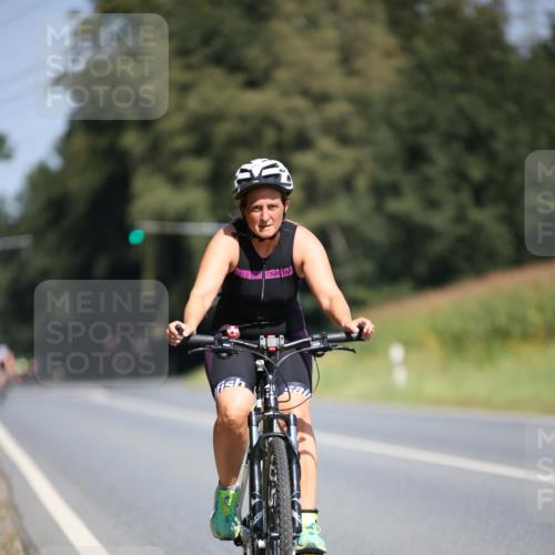 01.09.2024 - 17. Tribühne Triathlon H.Heesch http://msf.ph/oto/6949849 01.09.2024 12:09:18 Radfahren 177, 706 meine-sportfotos.de