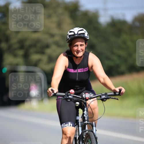 01.09.2024 - 17. Tribühne Triathlon H.Heesch http://msf.ph/oto/6949861 01.09.2024 12:09:18 Radfahren 177, 706 meine-sportfotos.de