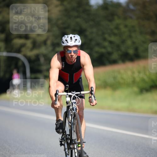 01.09.2024 - 17. Tribühne Triathlon H.Heesch http://msf.ph/oto/6949881 01.09.2024 12:09:29 Radfahren 565, 566, 650 meine-sportfotos.de