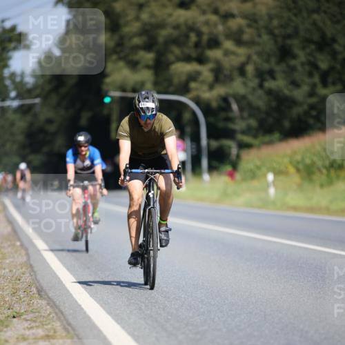 01.09.2024 - 17. Tribühne Triathlon H.Heesch http://msf.ph/oto/6949883 01.09.2024 12:09:35 Radfahren 565, 566, 692 meine-sportfotos.de