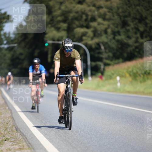 01.09.2024 - 17. Tribühne Triathlon H.Heesch http://msf.ph/oto/6949887 01.09.2024 12:09:35 Radfahren 565, 566, 692 meine-sportfotos.de