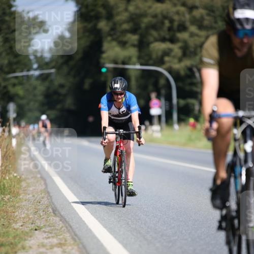 01.09.2024 - 17. Tribühne Triathlon H.Heesch http://msf.ph/oto/6949896 01.09.2024 12:09:36 Radfahren 565, 566, 598, 692 meine-sportfotos.de