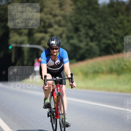 01.09.2024 - 17. Tribühne Triathlon H.Heesch http://msf.ph/oto/6949919 01.09.2024 12:09:37 Radfahren 565, 566, 598, 653, 692 meine-sportfotos.de