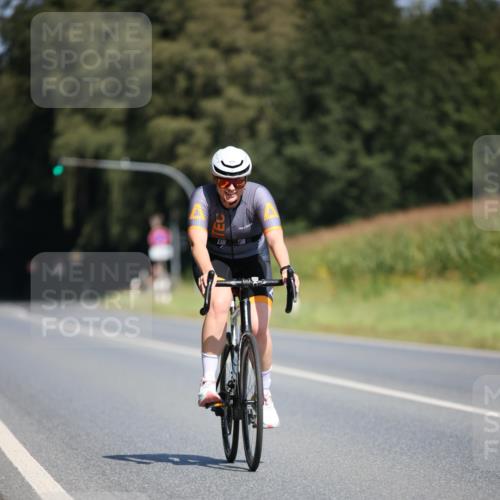 01.09.2024 - 17. Tribühne Triathlon H.Heesch http://msf.ph/oto/6949923 01.09.2024 12:09:45 Radfahren 533, 598, 635, 648, 653, 686, 692 meine-sportfotos.de