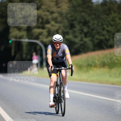 01.09.2024 - 17. Tribühne Triathlon H.Heesch http://msf.ph/oto/6949927 01.09.2024 12:09:45 Radfahren 533, 598, 635, 648, 653, 686, 692 meine-sportfotos.de