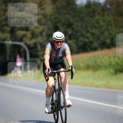 01.09.2024 - 17. Tribühne Triathlon H.Heesch http://msf.ph/oto/6949934 01.09.2024 12:09:46 Radfahren 533, 598, 635, 648, 653, 686, 692 meine-sportfotos.de