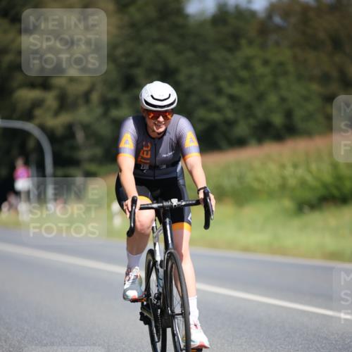 01.09.2024 - 17. Tribühne Triathlon H.Heesch http://msf.ph/oto/6949939 01.09.2024 12:09:46 Radfahren 533, 598, 635, 648, 653, 686, 692 meine-sportfotos.de