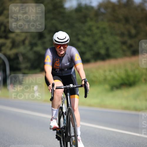 01.09.2024 - 17. Tribühne Triathlon H.Heesch http://msf.ph/oto/6949941 01.09.2024 12:09:46 Radfahren 533, 598, 635, 648, 653, 686, 692 meine-sportfotos.de