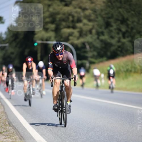 01.09.2024 - 17. Tribühne Triathlon H.Heesch http://msf.ph/oto/6949985 01.09.2024 12:10:00 Radfahren 402, 515, 536, 582, 608, 666, 667, 669, 670, 675 meine-sportfotos.de
