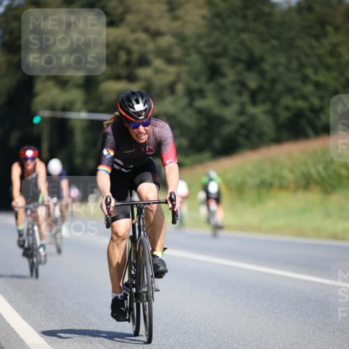 01.09.2024 - 17. Tribühne Triathlon H.Heesch http://msf.ph/oto/6949992 01.09.2024 12:10:00 Radfahren 402, 515, 536, 582, 608, 666, 667, 669, 670, 675 meine-sportfotos.de