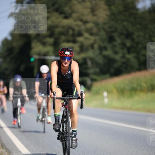 01.09.2024 - 17. Tribühne Triathlon H.Heesch http://msf.ph/oto/6950000 01.09.2024 12:10:02 Radfahren 402, 440, 515, 536, 608, 666, 667, 669, 670, 675 meine-sportfotos.de