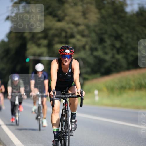 01.09.2024 - 17. Tribühne Triathlon H.Heesch http://msf.ph/oto/6950004 01.09.2024 12:10:02 Radfahren 402, 440, 515, 536, 608, 666, 667, 669, 670, 675 meine-sportfotos.de