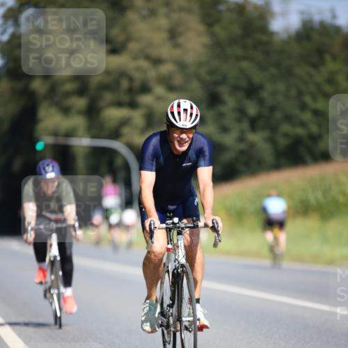 01.09.2024 - 17. Tribühne Triathlon H.Heesch http://msf.ph/oto/6950022 01.09.2024 12:10:04 Radfahren 402, 440, 515, 608, 666, 667, 669, 670, 675 meine-sportfotos.de