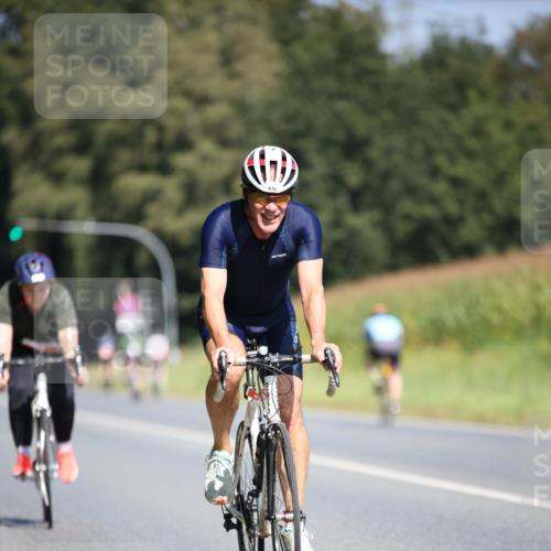 01.09.2024 - 17. Tribühne Triathlon H.Heesch http://msf.ph/oto/6950023 01.09.2024 12:10:04 Radfahren 402, 440, 515, 608, 666, 667, 669, 670, 675 meine-sportfotos.de