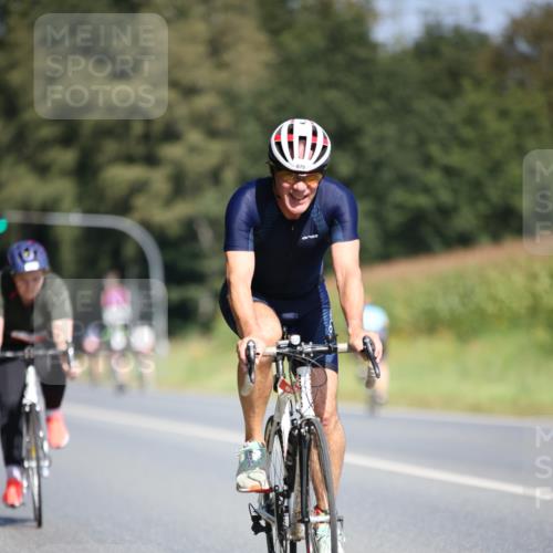 01.09.2024 - 17. Tribühne Triathlon H.Heesch http://msf.ph/oto/6950026 01.09.2024 12:10:04 Radfahren 402, 440, 515, 608, 666, 667, 669, 670, 675 meine-sportfotos.de