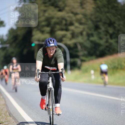 01.09.2024 - 17. Tribühne Triathlon H.Heesch http://msf.ph/oto/6950028 01.09.2024 12:10:05 Radfahren 402, 440, 515, 556, 573, 608, 666, 667, 669, 670, 675 meine-sportfotos.de