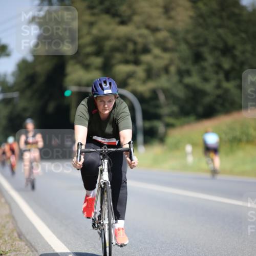 01.09.2024 - 17. Tribühne Triathlon H.Heesch http://msf.ph/oto/6950030 01.09.2024 12:10:05 Radfahren 402, 440, 515, 556, 573, 608, 666, 667, 669, 670, 675 meine-sportfotos.de