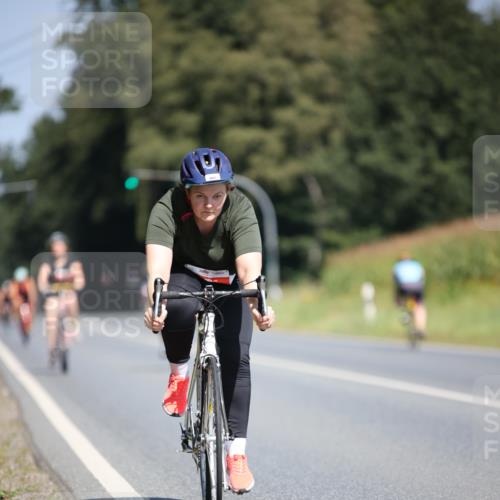 01.09.2024 - 17. Tribühne Triathlon H.Heesch http://msf.ph/oto/6950032 01.09.2024 12:10:05 Radfahren 402, 440, 515, 556, 573, 608, 666, 667, 669, 670, 675 meine-sportfotos.de