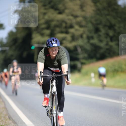 01.09.2024 - 17. Tribühne Triathlon H.Heesch http://msf.ph/oto/6950034 01.09.2024 12:10:05 Radfahren 402, 440, 515, 556, 573, 608, 666, 667, 669, 670, 675 meine-sportfotos.de