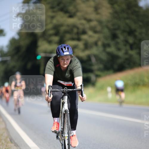 01.09.2024 - 17. Tribühne Triathlon H.Heesch http://msf.ph/oto/6950036 01.09.2024 12:10:05 Radfahren 402, 440, 515, 556, 573, 608, 666, 667, 669, 670, 675 meine-sportfotos.de