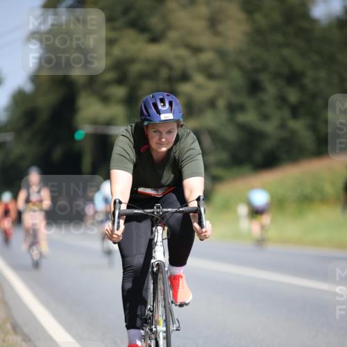 01.09.2024 - 17. Tribühne Triathlon H.Heesch http://msf.ph/oto/6950040 01.09.2024 12:10:05 Radfahren 402, 440, 515, 556, 573, 608, 666, 667, 669, 670, 675 meine-sportfotos.de