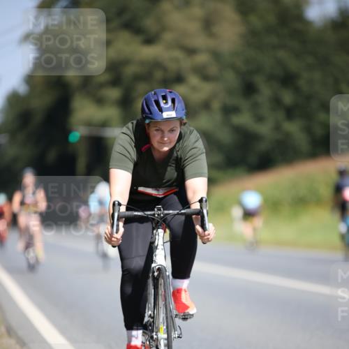 01.09.2024 - 17. Tribühne Triathlon H.Heesch http://msf.ph/oto/6950042 01.09.2024 12:10:05 Radfahren 402, 440, 515, 556, 573, 608, 666, 667, 669, 670, 675 meine-sportfotos.de