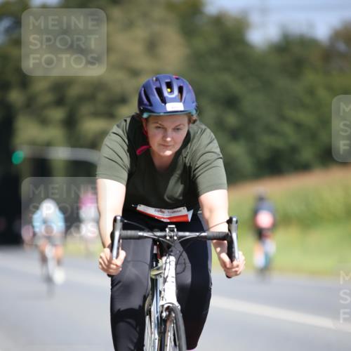 01.09.2024 - 17. Tribühne Triathlon H.Heesch http://msf.ph/oto/6950050 01.09.2024 12:10:06 Radfahren 402, 440, 515, 556, 573, 608, 666, 669, 670, 675 meine-sportfotos.de