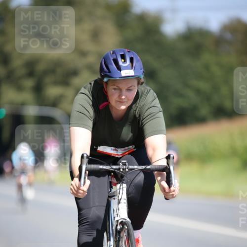 01.09.2024 - 17. Tribühne Triathlon H.Heesch http://msf.ph/oto/6950052 01.09.2024 12:10:06 Radfahren 402, 440, 515, 556, 573, 608, 666, 669, 670, 675 meine-sportfotos.de