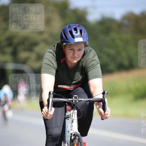01.09.2024 - 17. Tribühne Triathlon H.Heesch http://msf.ph/oto/6950054 01.09.2024 12:10:06 Radfahren 402, 440, 515, 556, 573, 608, 666, 669, 670, 675 meine-sportfotos.de