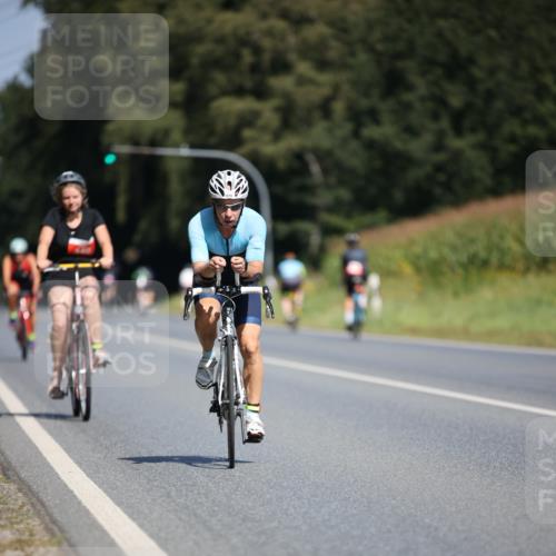 01.09.2024 - 17. Tribühne Triathlon H.Heesch http://msf.ph/oto/6950056 01.09.2024 12:10:08 Radfahren 402, 440, 515, 556, 573, 666, 669 meine-sportfotos.de