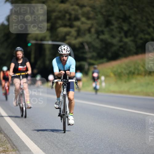 01.09.2024 - 17. Tribühne Triathlon H.Heesch http://msf.ph/oto/6950060 01.09.2024 12:10:09 Radfahren 440, 515, 556, 573, 631, 666, 669 meine-sportfotos.de