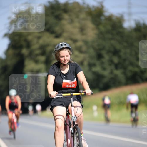 01.09.2024 - 17. Tribühne Triathlon H.Heesch http://msf.ph/oto/6950081 01.09.2024 12:10:11 Radfahren 440, 515, 556, 573, 631, 669 meine-sportfotos.de
