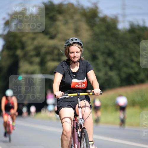 01.09.2024 - 17. Tribühne Triathlon H.Heesch http://msf.ph/oto/6950085 01.09.2024 12:10:11 Radfahren 440, 515, 556, 573, 631, 669 meine-sportfotos.de