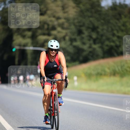 01.09.2024 - 17. Tribühne Triathlon H.Heesch http://msf.ph/oto/6950093 01.09.2024 12:10:14 Radfahren 440, 556, 573, 631 meine-sportfotos.de
