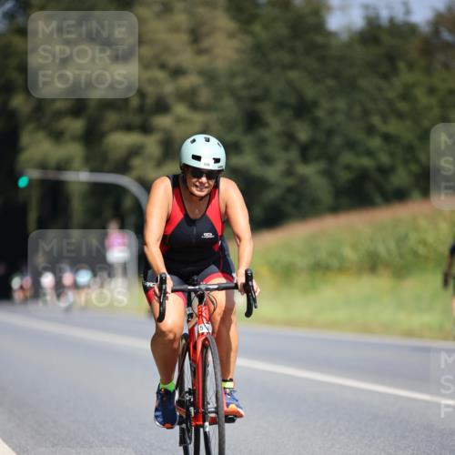 01.09.2024 - 17. Tribühne Triathlon H.Heesch http://msf.ph/oto/6950099 01.09.2024 12:10:14 Radfahren 440, 556, 573, 631 meine-sportfotos.de