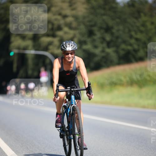 01.09.2024 - 17. Tribühne Triathlon H.Heesch http://msf.ph/oto/6950121 01.09.2024 12:10:18 Radfahren 631 meine-sportfotos.de