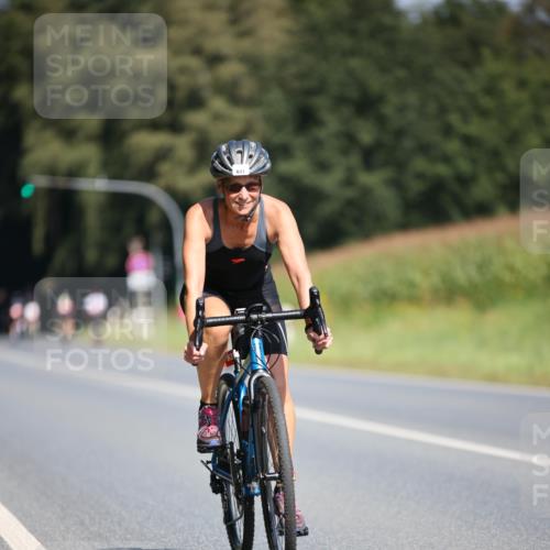 01.09.2024 - 17. Tribühne Triathlon H.Heesch http://msf.ph/oto/6950123 01.09.2024 12:10:19 Radfahren 631 meine-sportfotos.de