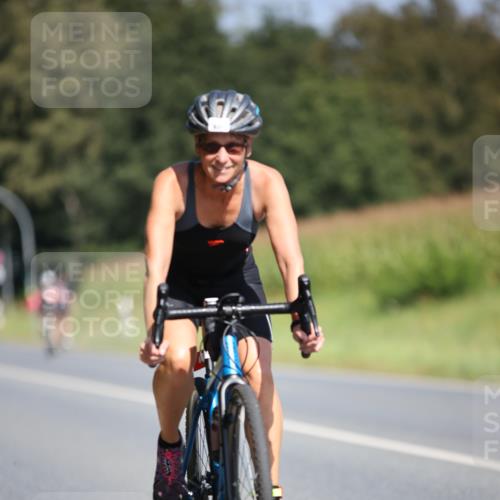 01.09.2024 - 17. Tribühne Triathlon H.Heesch http://msf.ph/oto/6950133 01.09.2024 12:10:19 Radfahren 631 meine-sportfotos.de