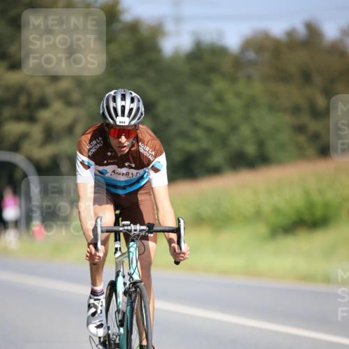 01.09.2024 - 17. Tribühne Triathlon H.Heesch http://msf.ph/oto/6950142 01.09.2024 12:10:30 Radfahren 460, 574, 624, 644 meine-sportfotos.de